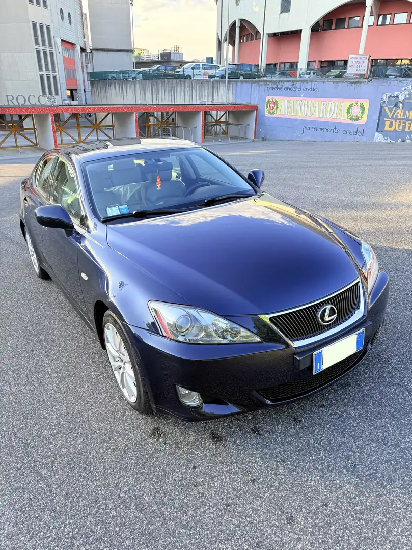 Lexus IS 220d 2.2 Luxury - POCHI CHILOMETRI - 2