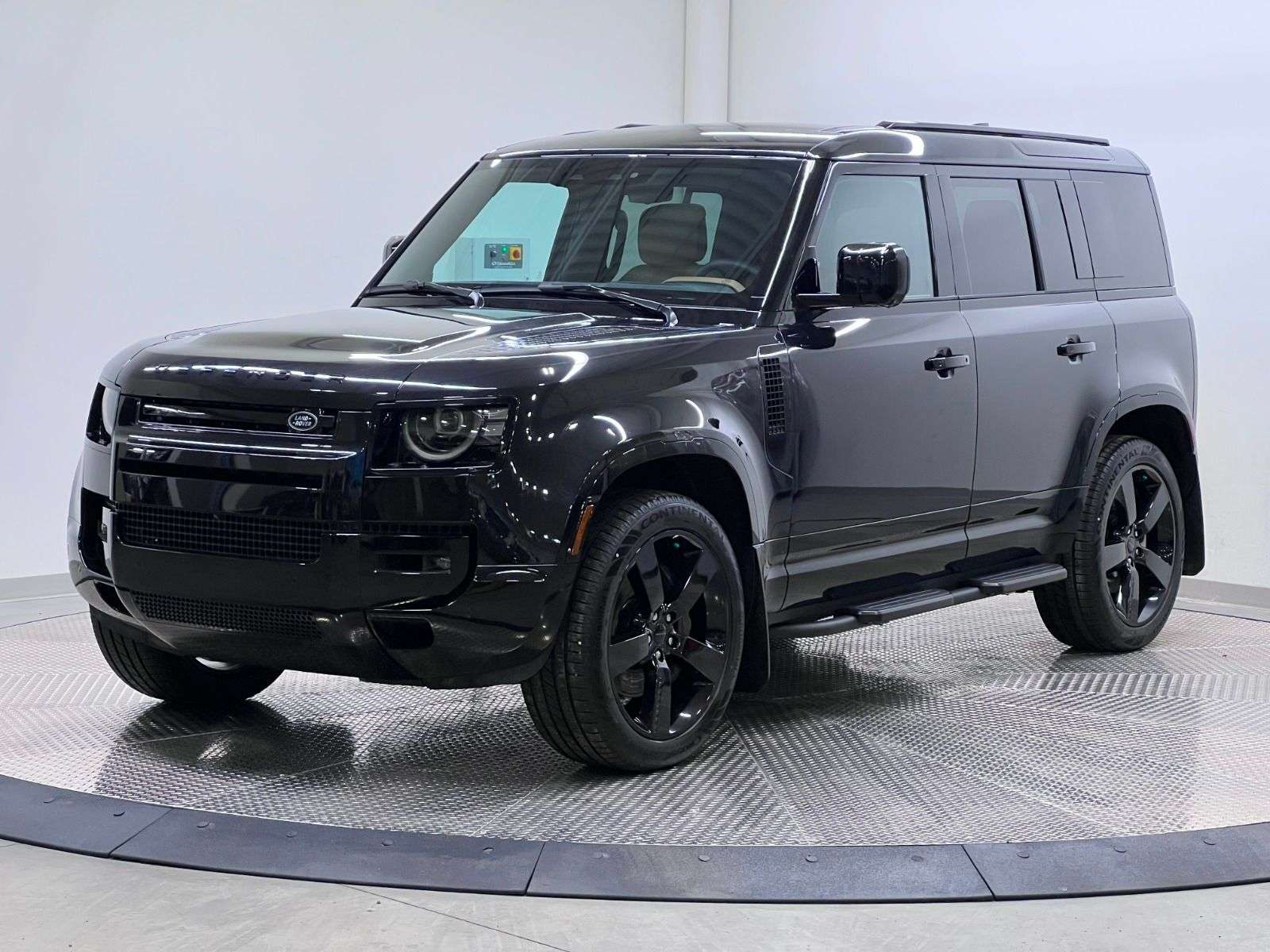 2026 Land Rover Defender 110 P400 X-DYNAMIC SE | 7-SEATER