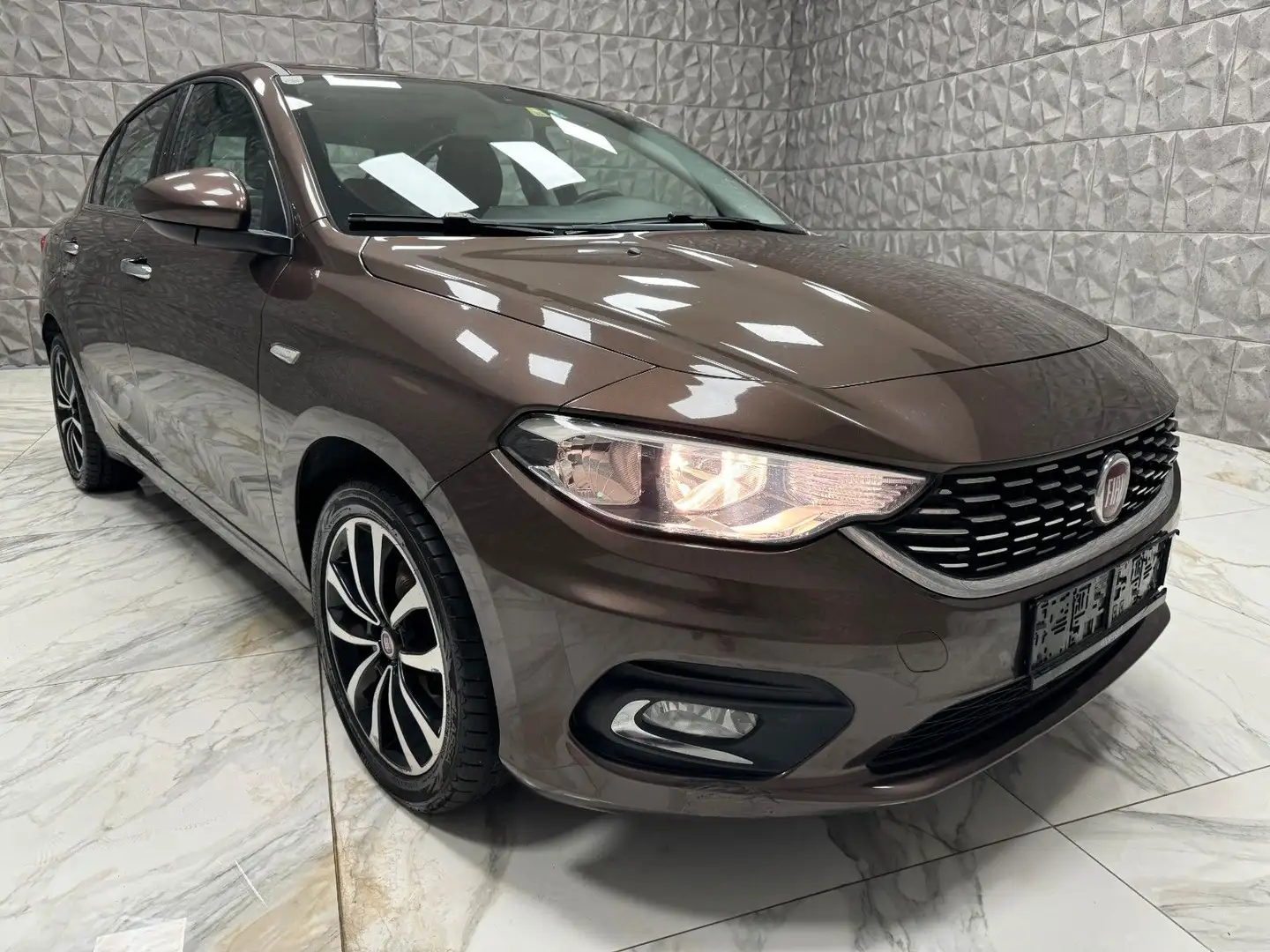 Fiat Tipo Lounge Braun - 1