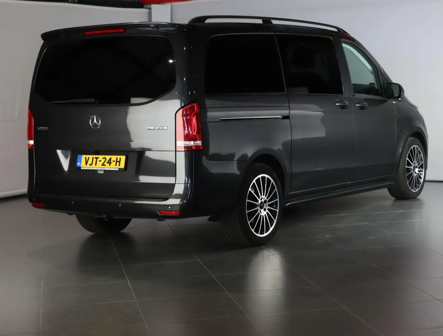 Mercedes-Benz Vito Bestel 116 CDI Lang DC Comfort Grijs - 2