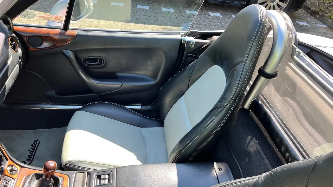 Mazda MX-5 1.6i 16V, foto 11