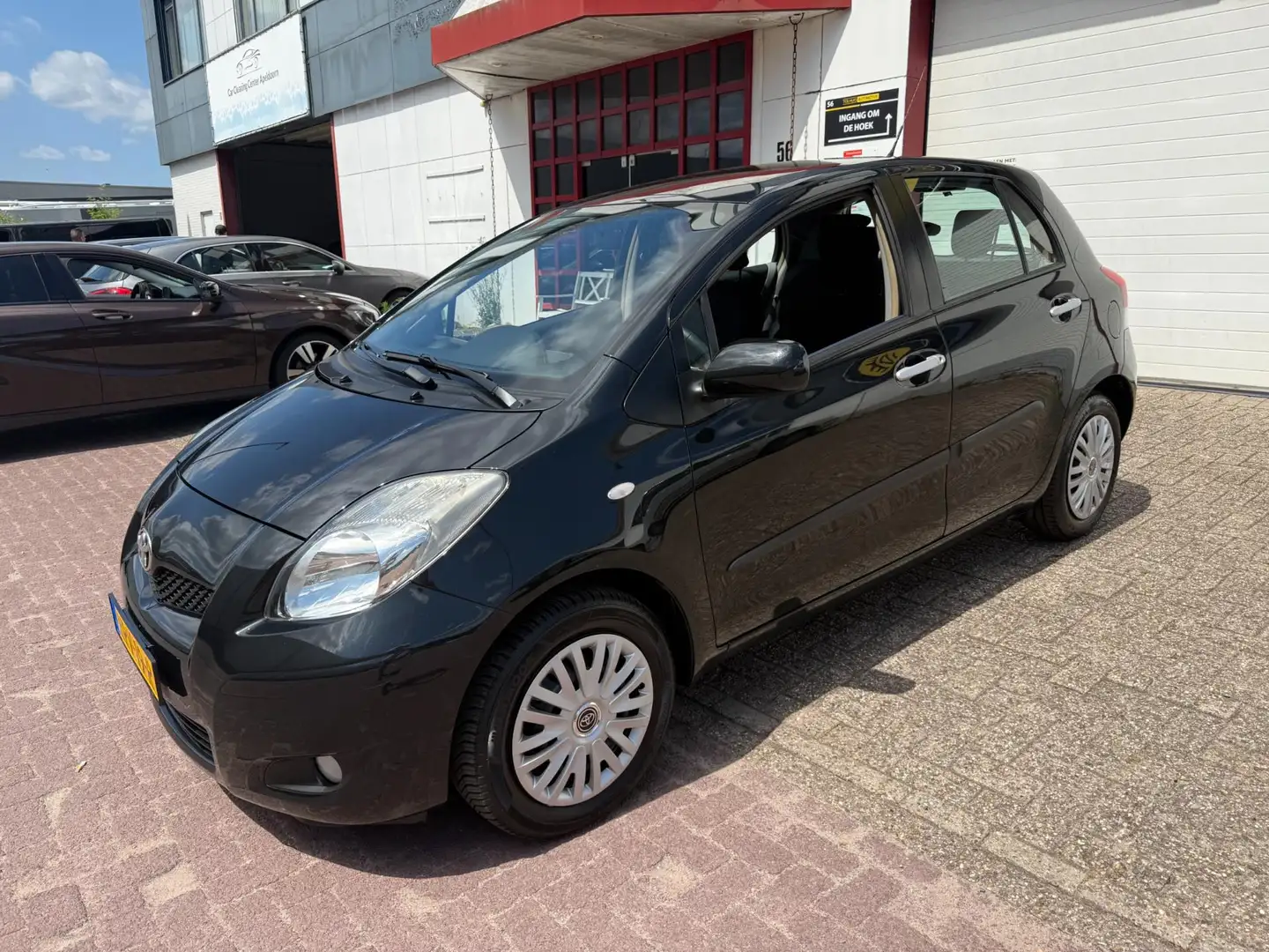 Toyota Yaris 1.0 VVTi Acces | Black Edition| AIRCO |E-PKKT|LUXE Negro - 2