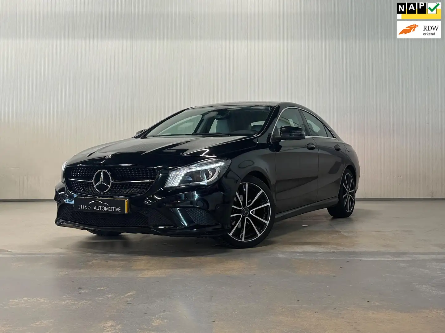 Mercedes-Benz CLA 180 BlueEFF. Edition Prestige | LEDER | XENON | CAMERA Zwart - 1