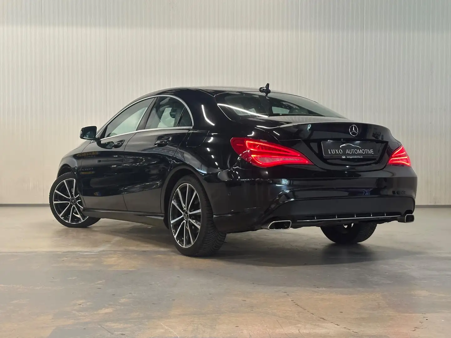 Mercedes-Benz CLA 180 BlueEFF. Edition Prestige | LEDER | XENON | CAMERA Zwart - 2