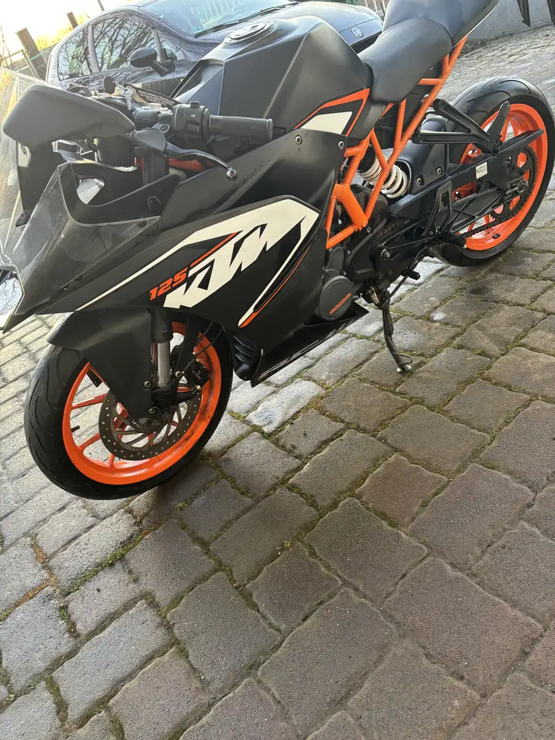 KTM RC 125 Zwart - 2