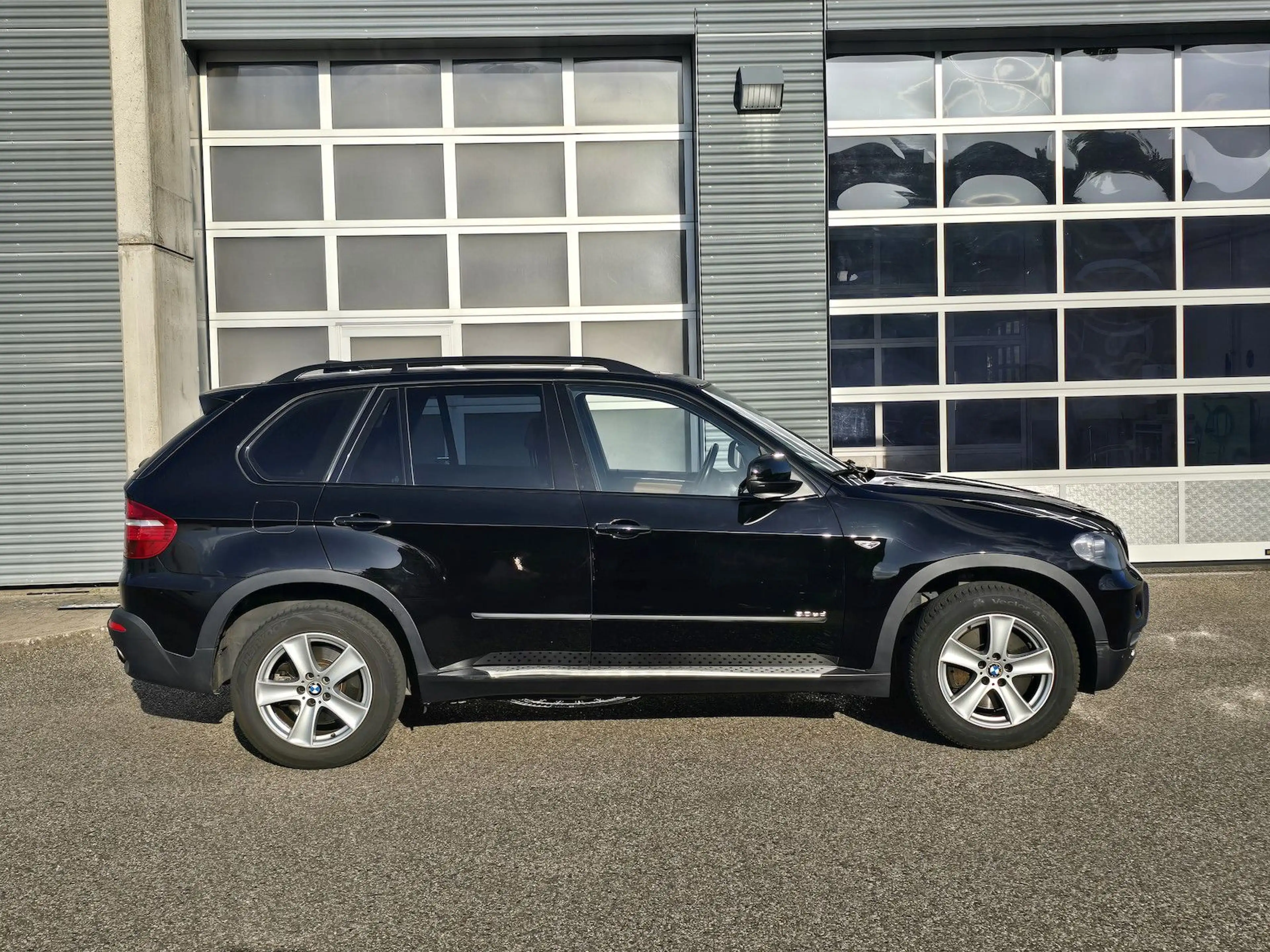 BMW X5 3.0 sd Sport Paket AHK NAVI Panoramadach — photo 3