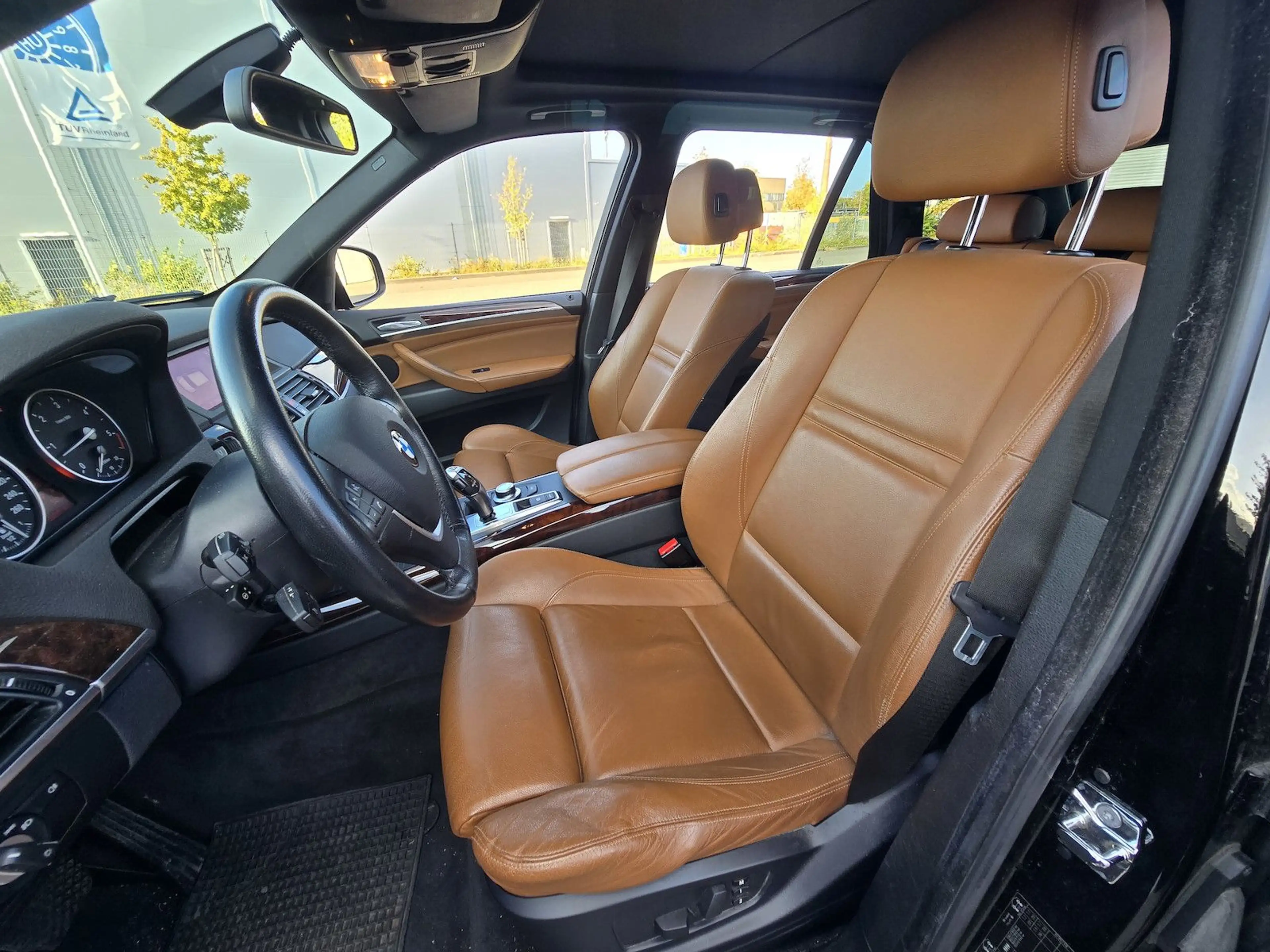 BMW X5 3.0 sd Sport Paket AHK NAVI Panoramadach — photo 9