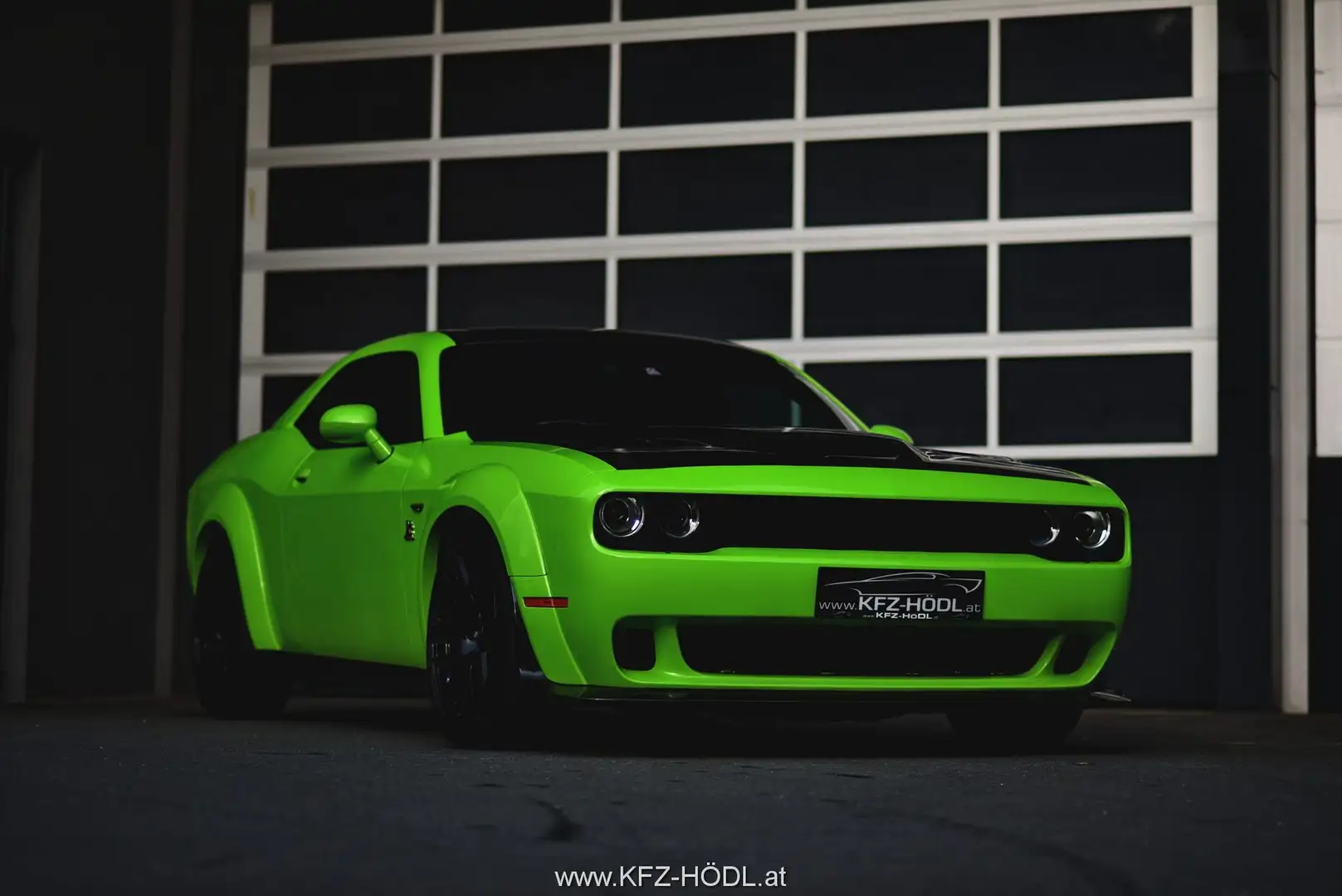 Dodge Challenger SRT WIDEBODY EXP € 42.980,- Grün - 1