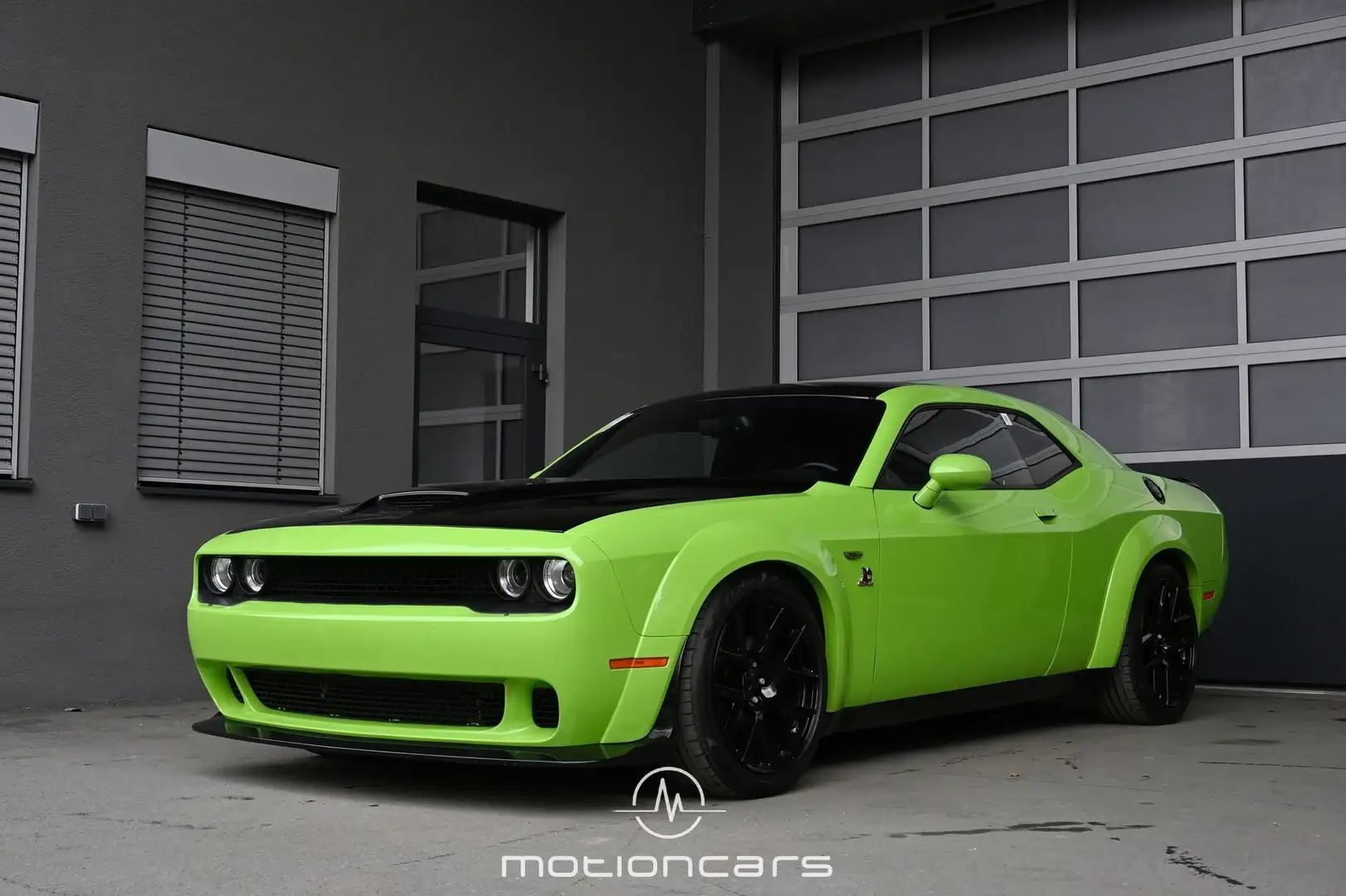 Dodge Challenger SRT WIDEBODY EXP € 37.980,- Grün - 2