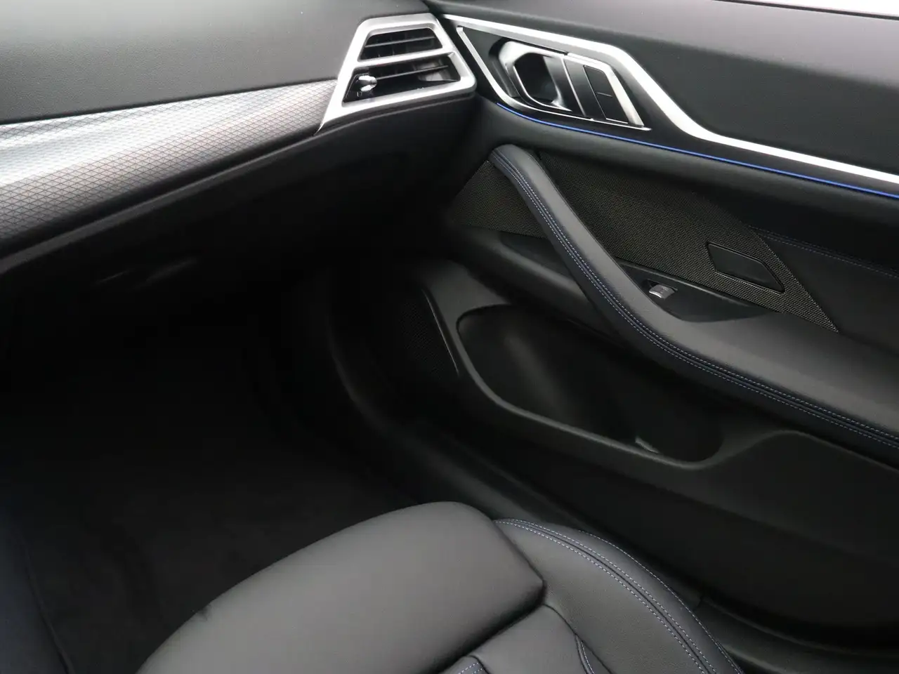 BMW i4 2026 — фото 15
