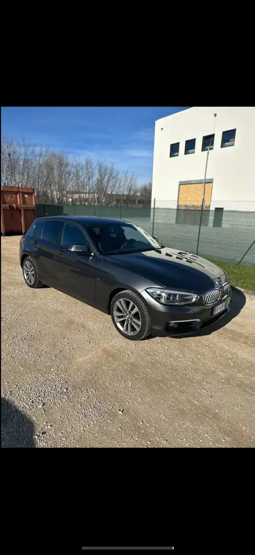 BMW 118 118d 5p Urban auto Grey - 1