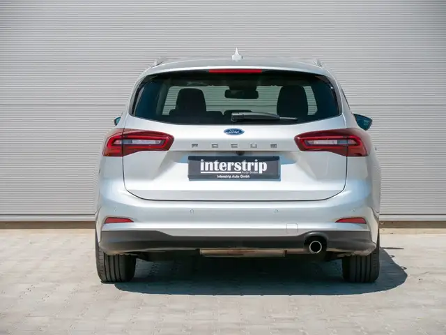 Ford Focus view 5