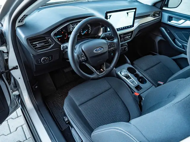 Ford Focus view 15