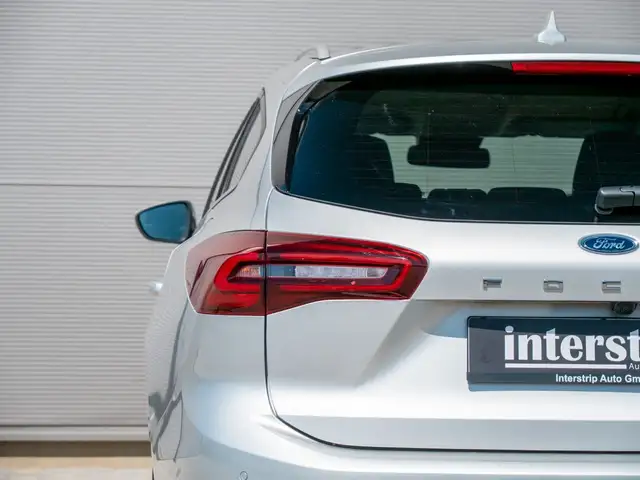 Ford Focus view 9
