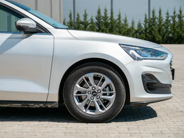 Ford Focus view 14