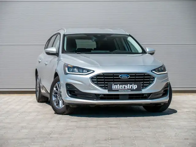 Ford Focus view 3