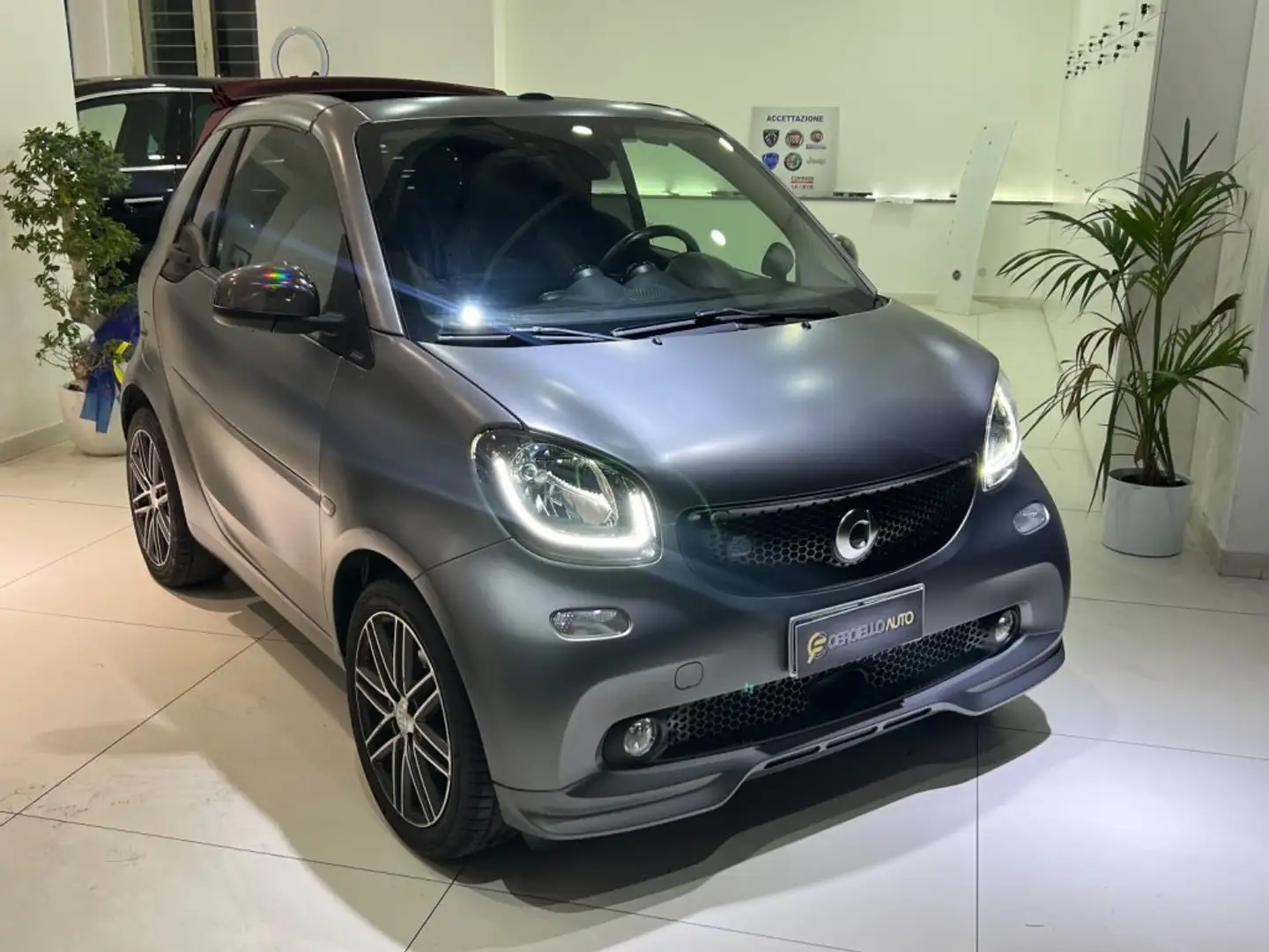 smart forTwo EQ cabrio BRABUS Style Grigio - 2