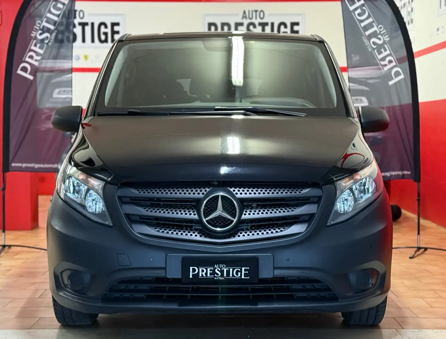 Mercedes-Benz Vito Negro - 2