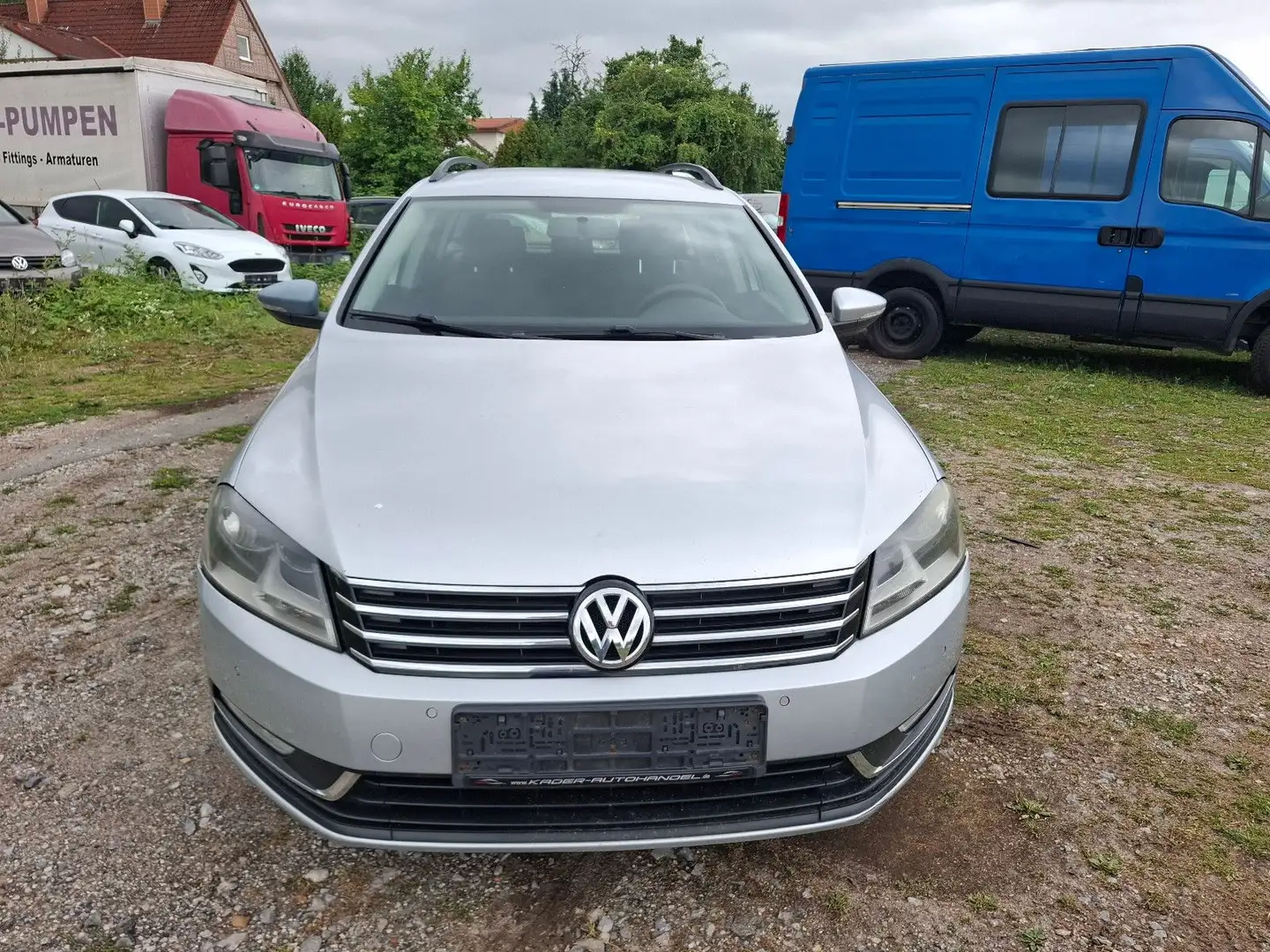 Volkswagen Passat Variant Trendline BlueMotion Silber - 2
