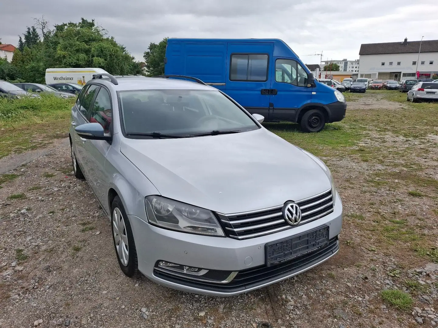Volkswagen Passat Variant Trendline BlueMotion Silber - 1