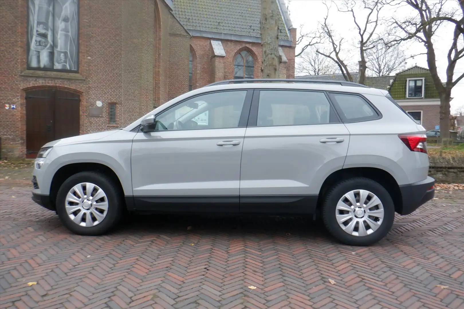 Skoda Karoq 1.0 TSI Greentech 115pk Business Edition Gris - 2