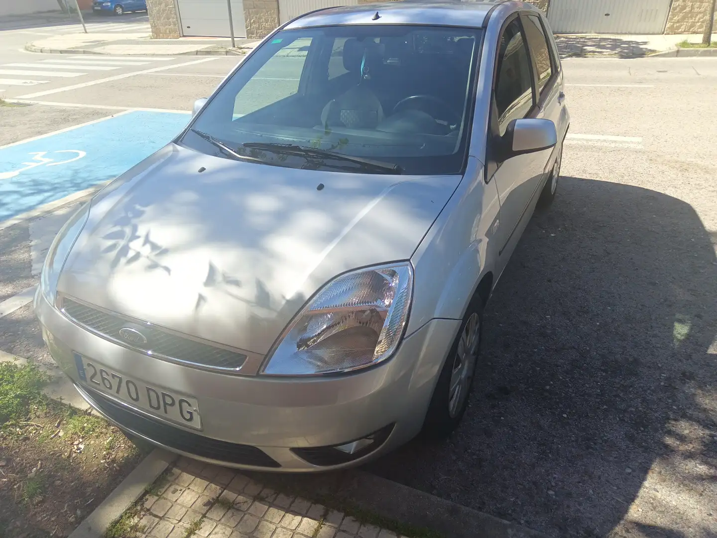 Ford Fiesta Fiesta 1.4 TDCi Steel Steel Plateado - 1