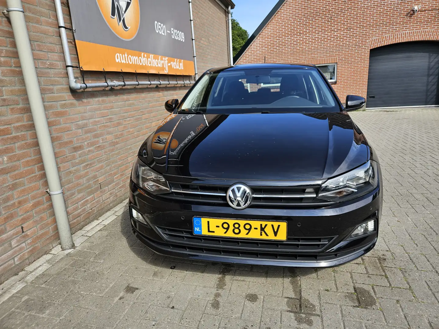 Volkswagen Polo 1.0 TSI Comfortline Zwart - 2