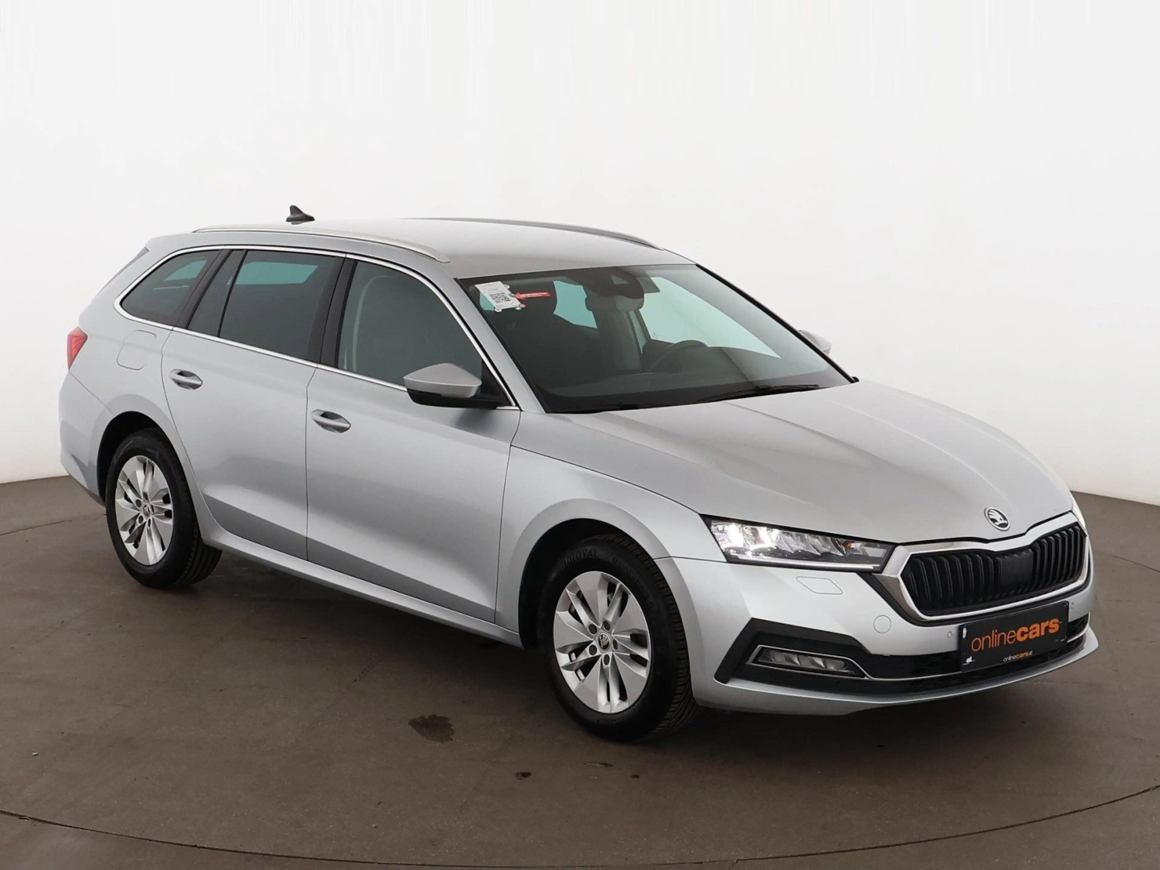 Skoda Octavia Combi 2.0 TDI Ambition Aut LED NAVI TEMP — photo 6