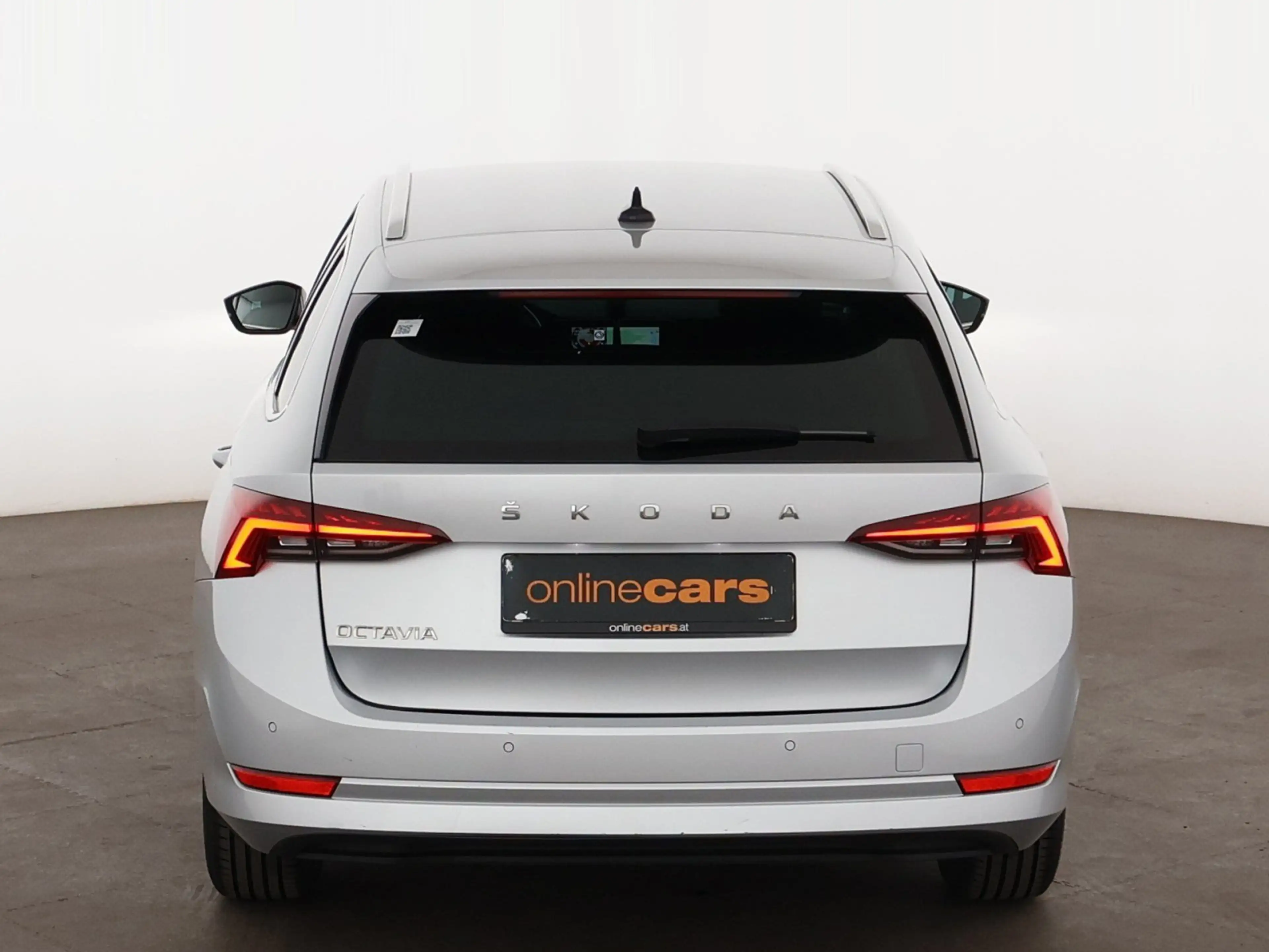 Skoda Octavia Combi 2.0 TDI Ambition Aut LED NAVI TEMP — photo 9