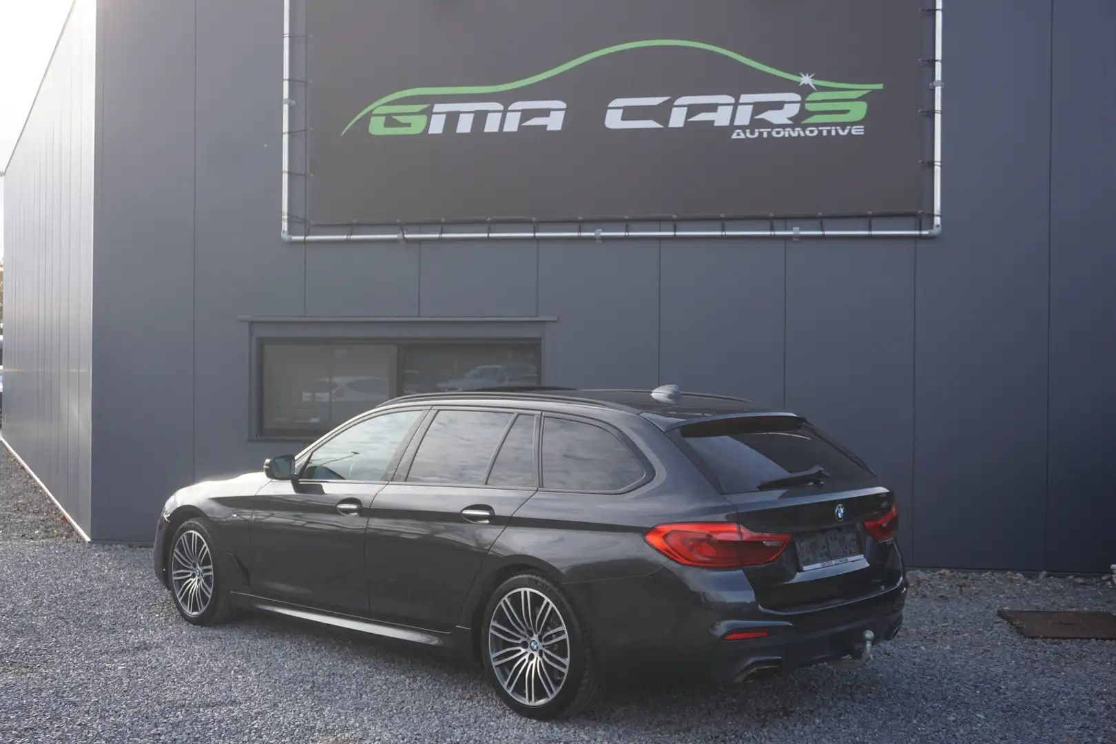 BMW 540 xDrive Touring Aut. M Pack-Nav-Cam-Pano-Garantie Grijs - 2