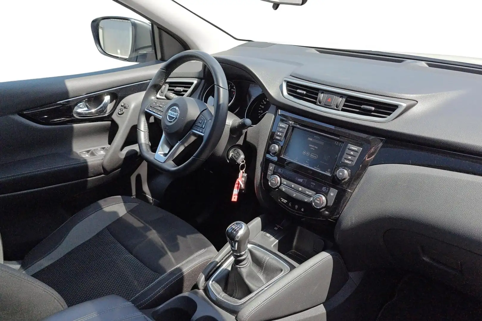 Nissan Qashqai 1.3 DIG-T Acenta + Design Pack - incl 2 jaar KARE Blanc - 2