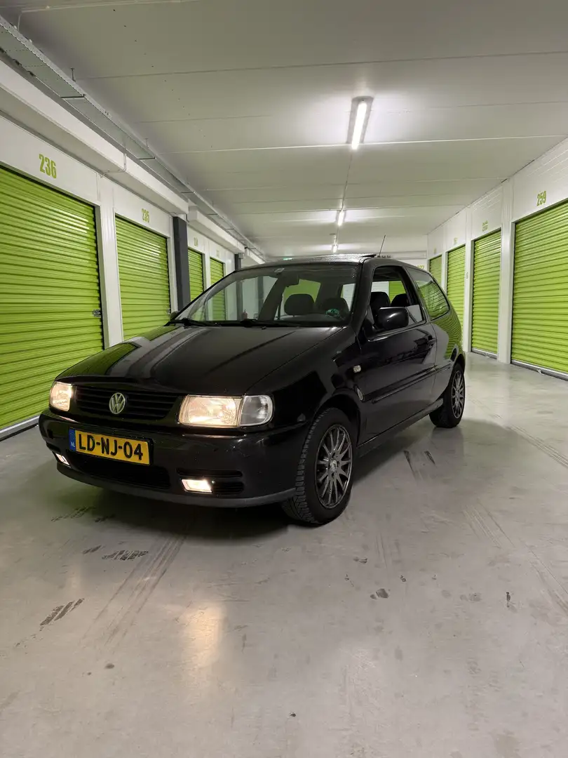 Volkswagen Polo 1.6 8v 1995 Zwart 6n - 1