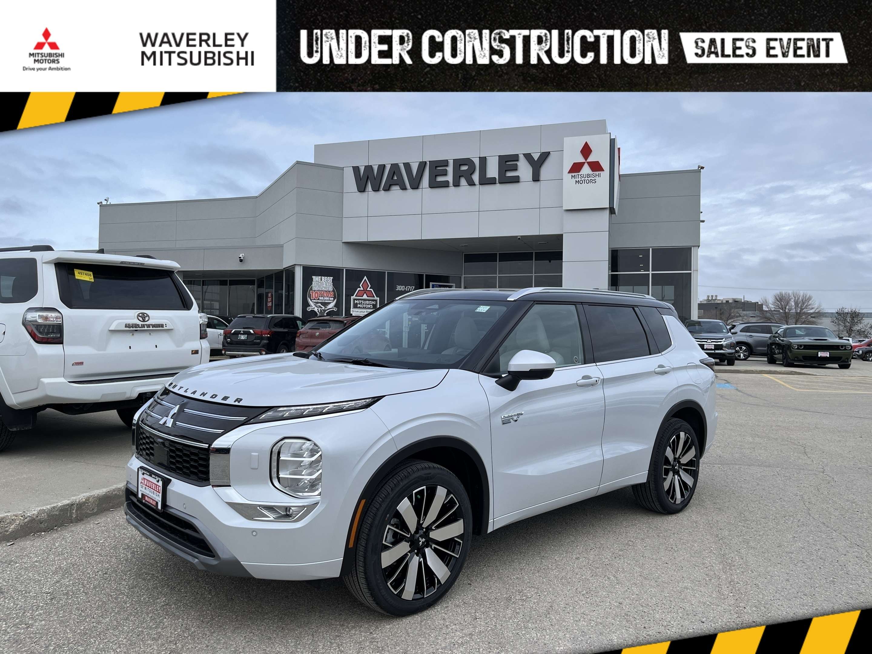 White 2026 Mitsubishi Outlander Hybrid Plug-in SUV / Crossover 1-Speed Automatic