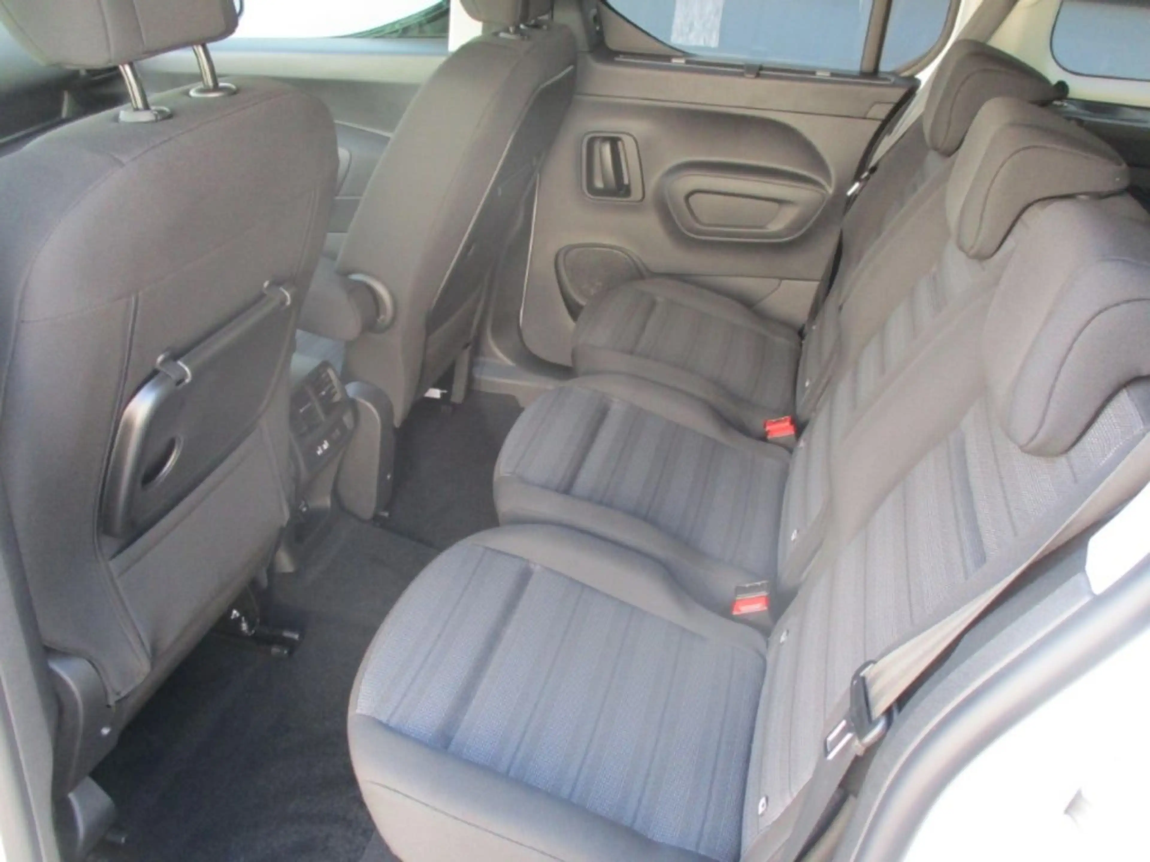 Opel Combo -e Life XL 7S Elegance Elektro LP € 48.852,- — photo 8