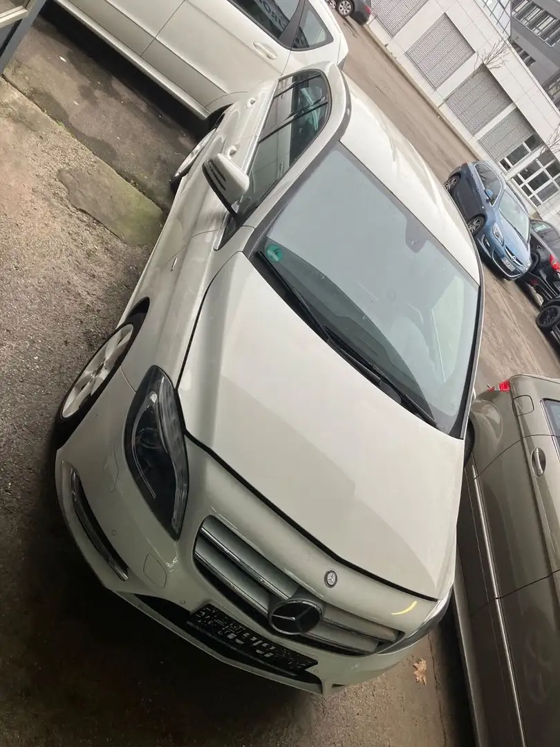Mercedes-Benz B 200 Sport Paket Zylinderkopf defekt! Fehér - 1