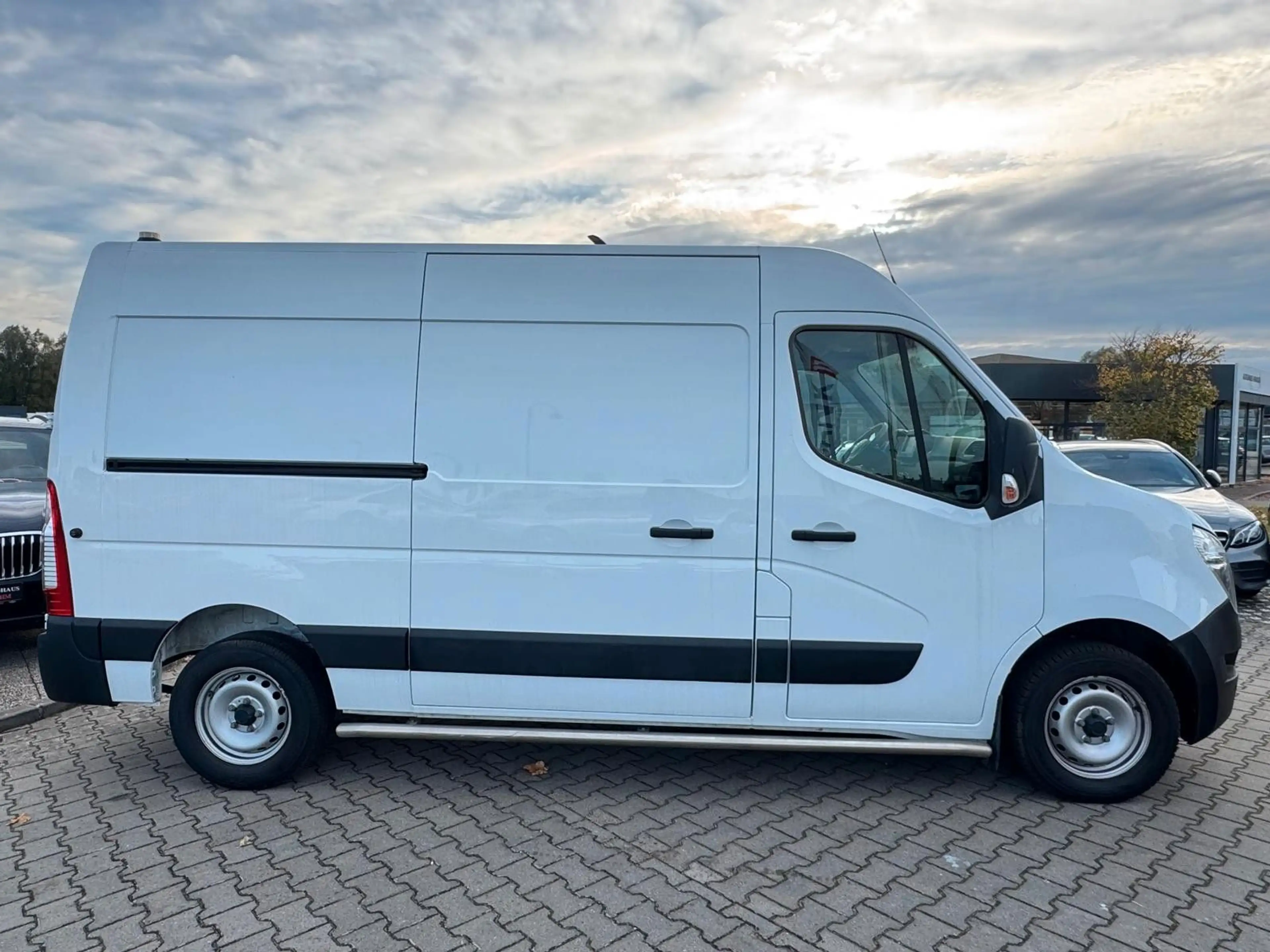 Nissan Interstar Kastenwagen L2H2*1.HAND*STAND.HZ*TEMP. — photo 5