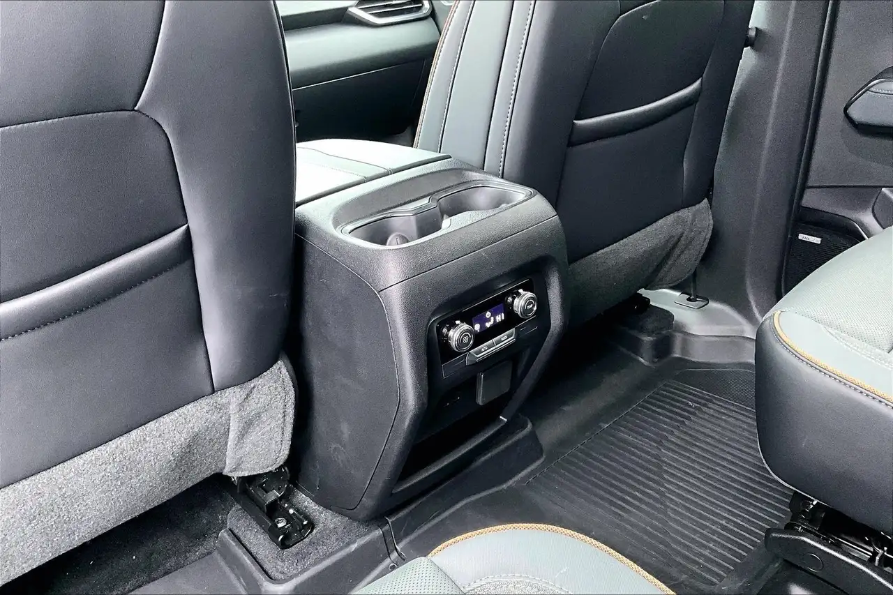GMC Acadia снимка GMC Acadia
