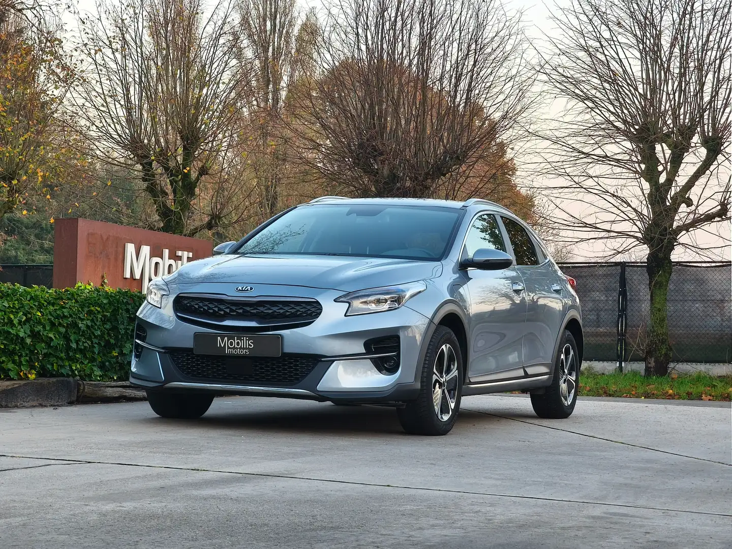 Kia XCeed HYBRIDE Business AppleCarplay/Camera/LineAssist Ezüst - 1