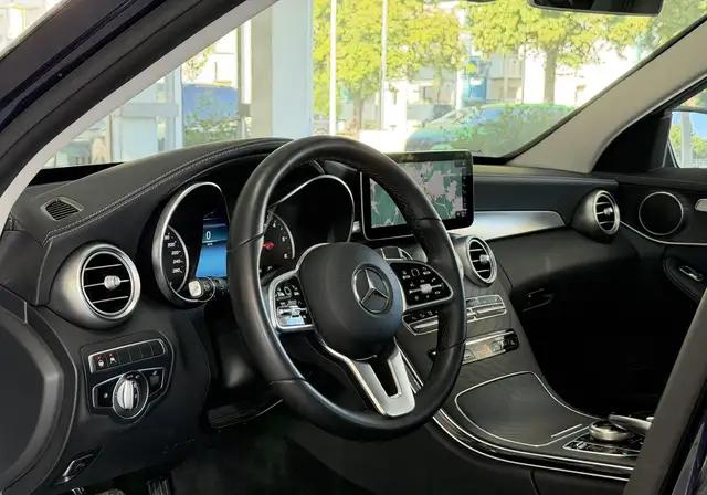 Mercedes-Benz 220 view 14