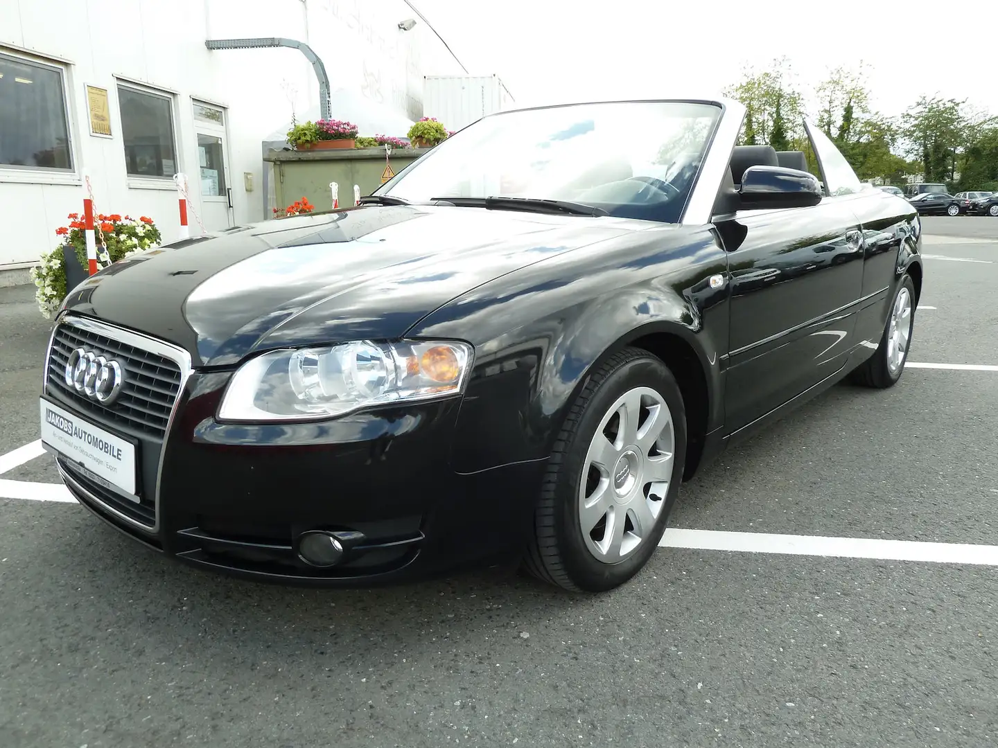 Audi A4 Cabrio 1.8 T Leder E-dach Navi kl. Mängel Schwarz - 2