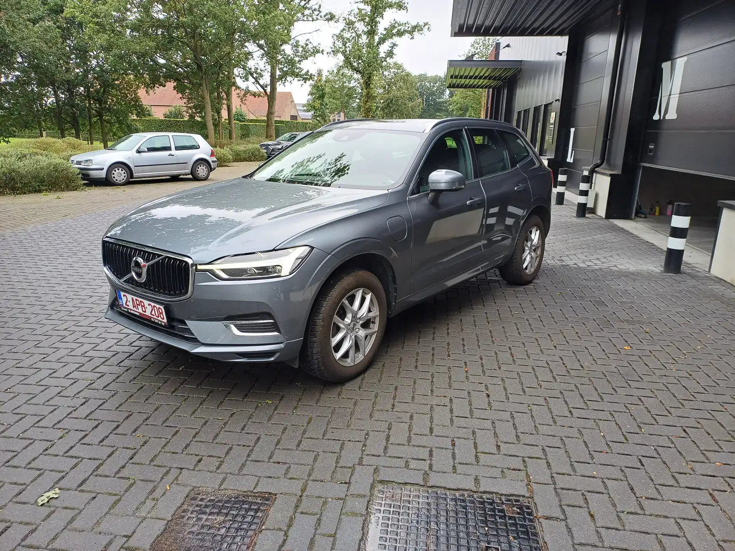 Volvo XC60 T8 Plug in hybride Inscription Expression Grau - 1