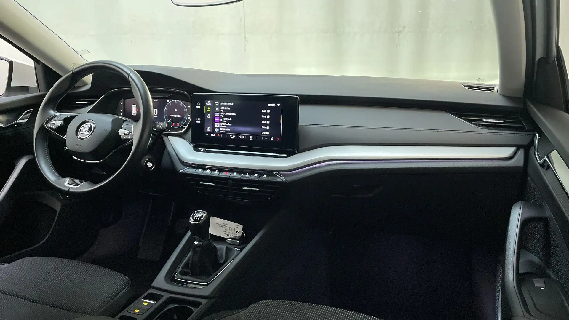 Skoda Octavia Combi 1.0 TSI Business Edition Virtual Cockpit Nav Wit - 2