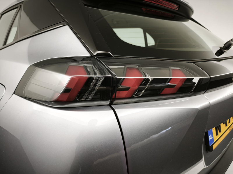 Peugeot 2008 1.2 PureTech Active Pack | NAVI | CRUISE | PARKEER — photo 33