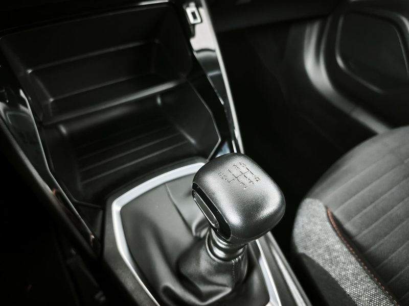 Peugeot 2008 1.2 PureTech Active Pack | NAVI | CRUISE | PARKEER — photo 23