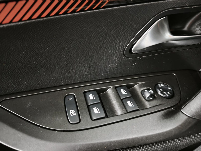 Peugeot 2008 1.2 PureTech Active Pack | NAVI | CRUISE | PARKEER — photo 19