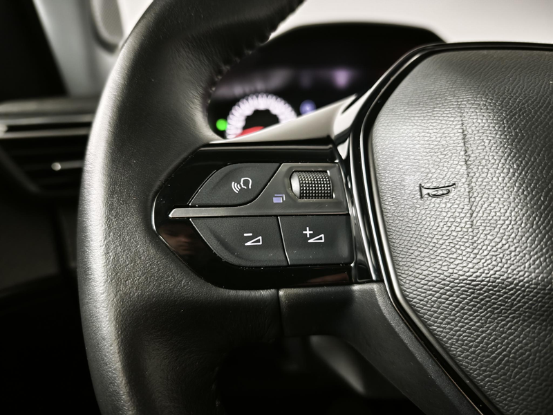 Peugeot 2008 1.2 PureTech Active Pack | NAVI | CRUISE | PARKEER — photo 21