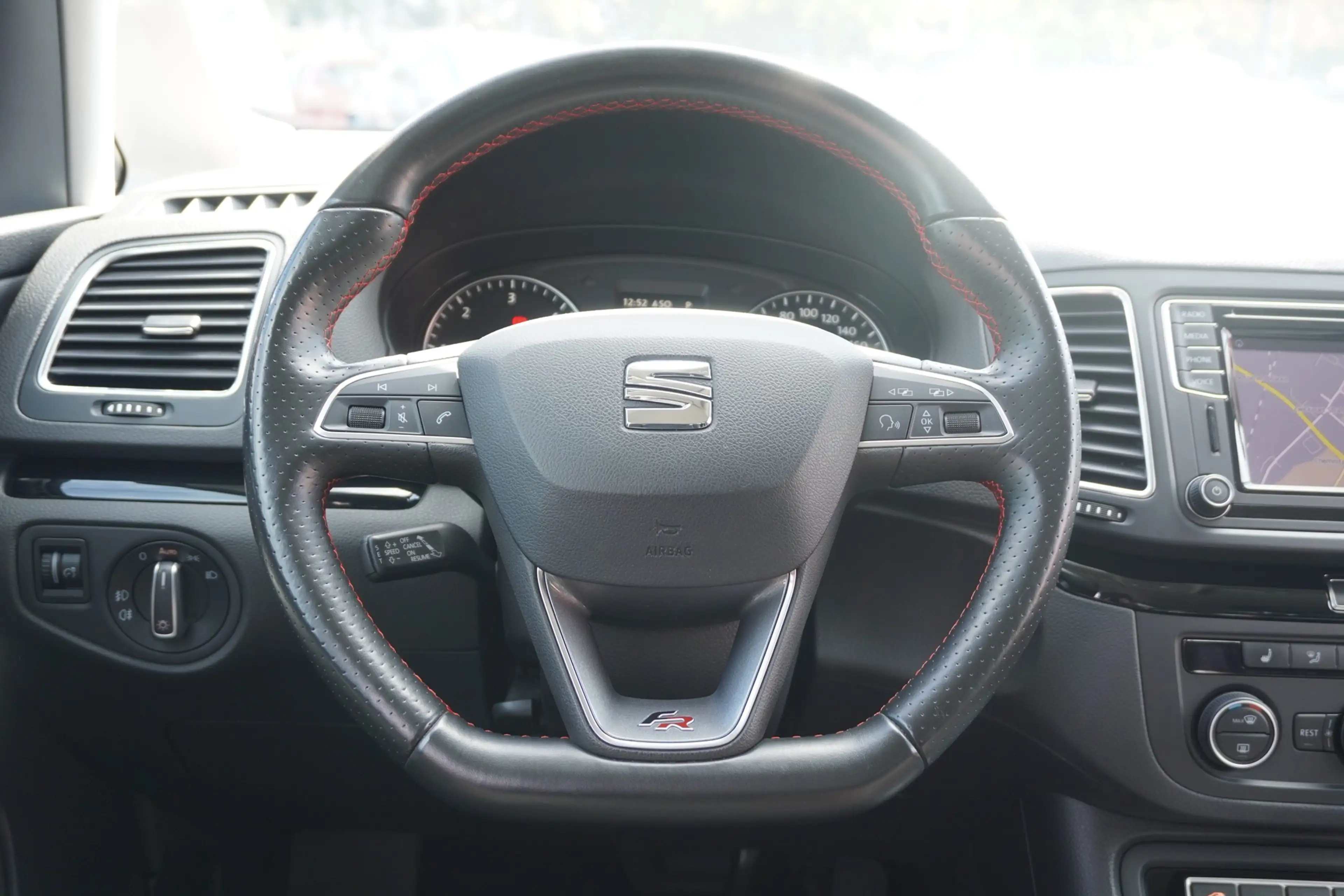SEAT Alhambra 2.0 TDI FR-Line 7S Bi-Xenon Kamera AHK — photo 12