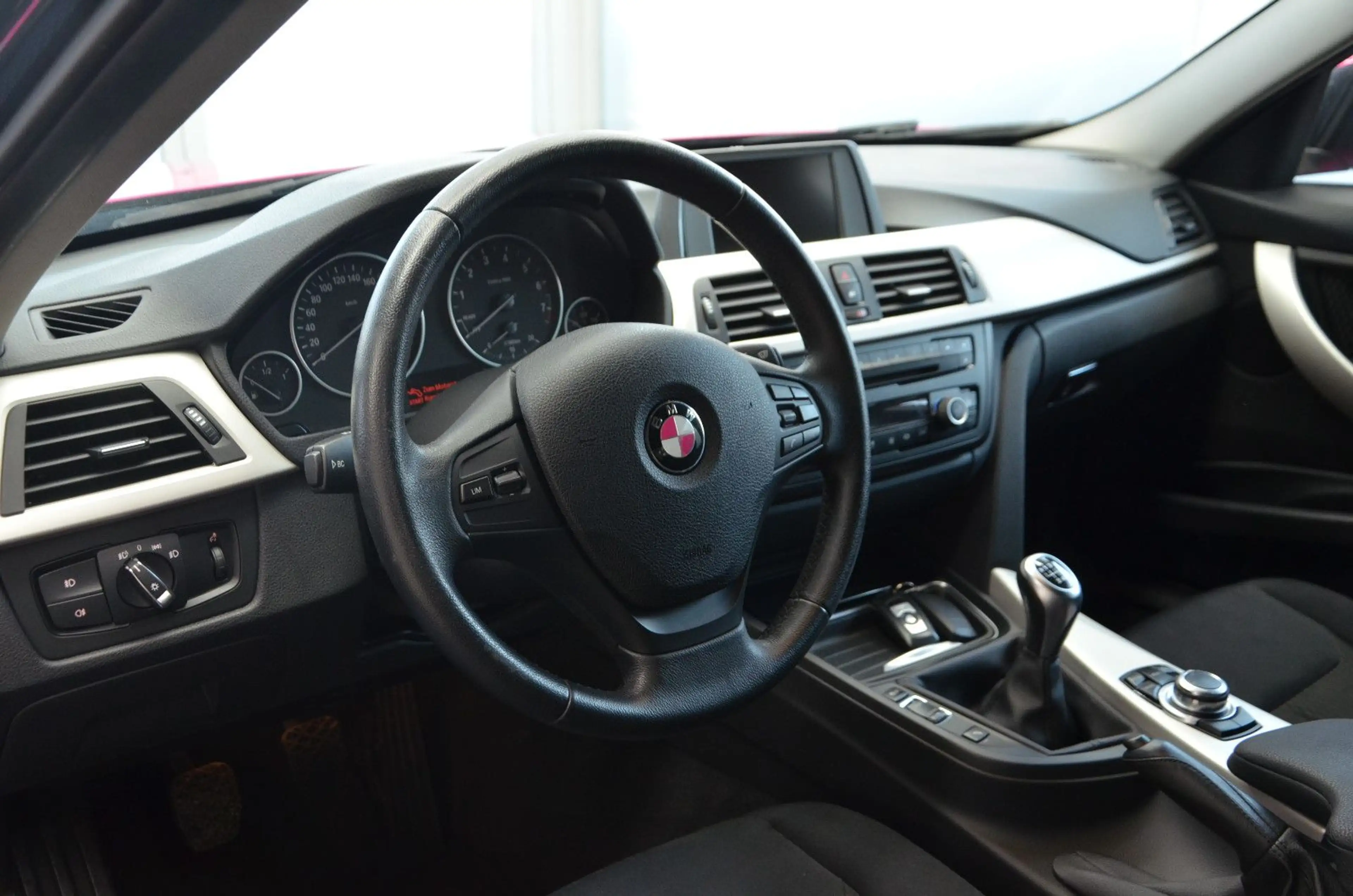 BMW 316 i Limousine *BLICKFANG*NAVI*XENON*BI-XENON* — photo 10