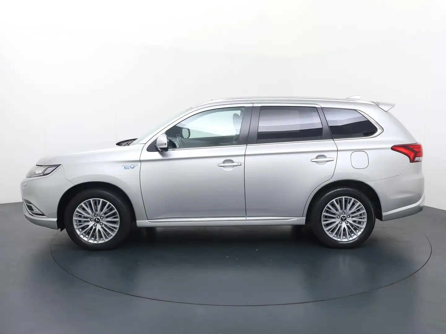 Mitsubishi Outlander 2.4 PHEV Instyle | Automaat | Bluetooth | Spraakbe Grijs - 2