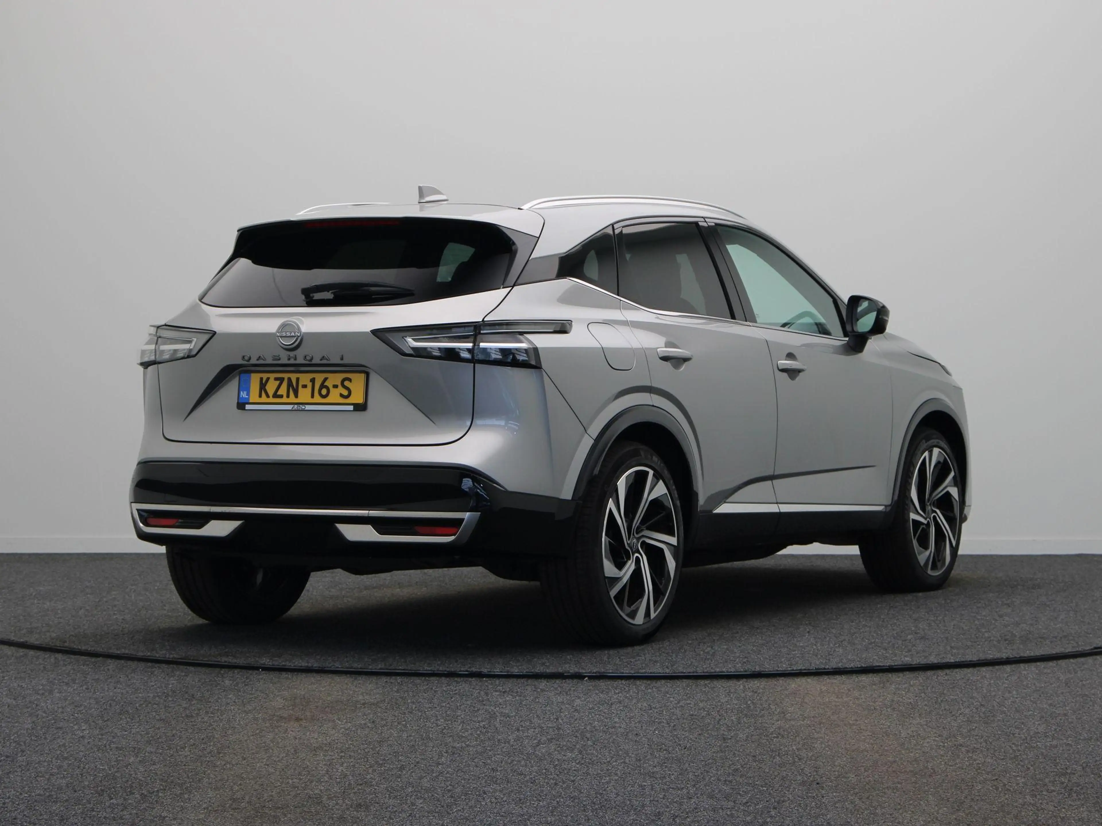 Nissan Qashqai 158pk MHEV Xtronic Tekna Plus | Panorama dak | Sto — photo 11
